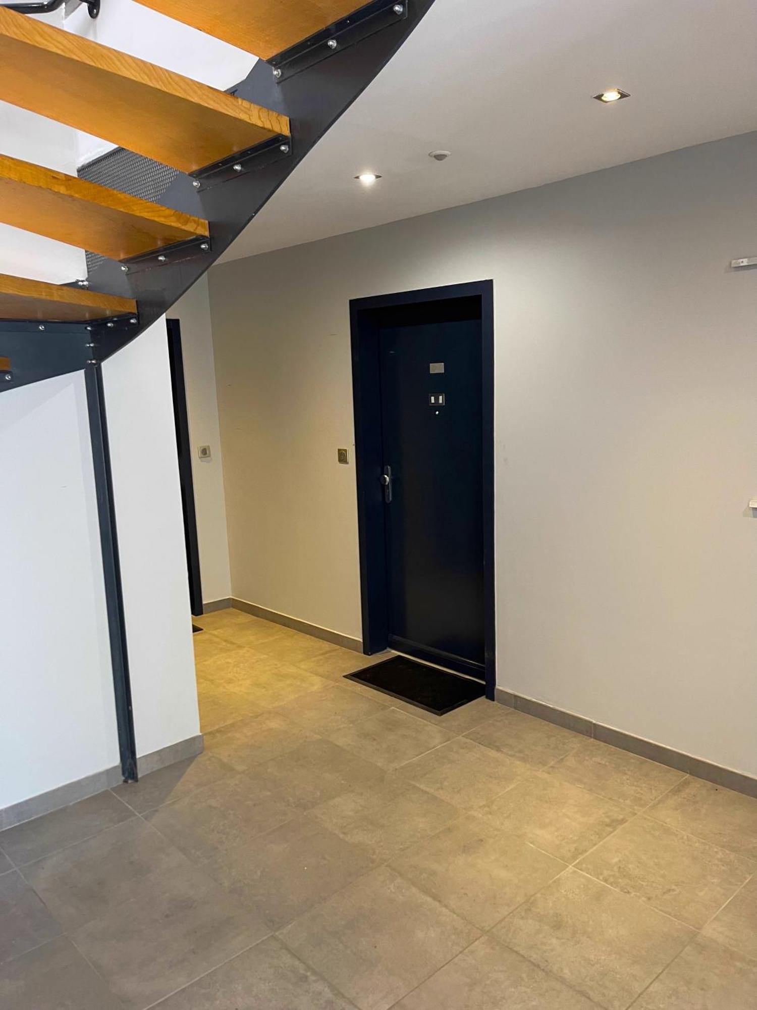 Apartment T1/ Terrasse /proche Centre Lyon *